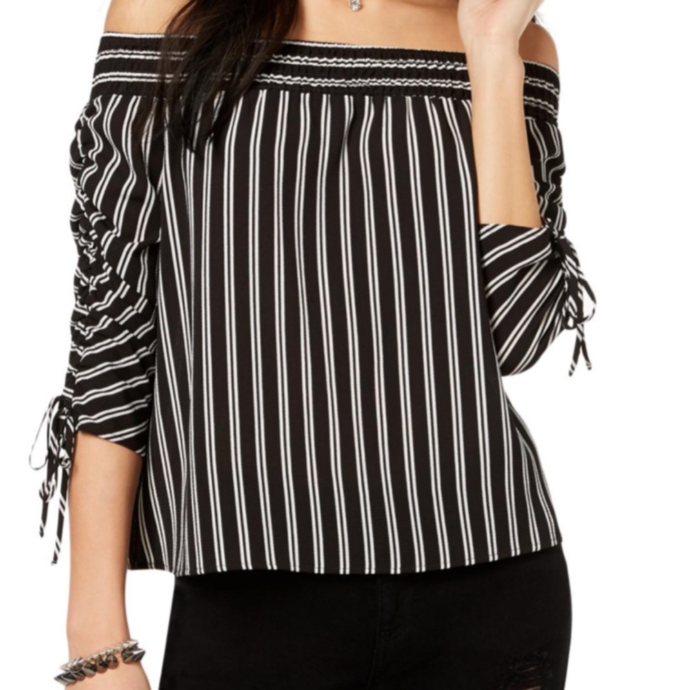 Womens Jr Off-The-Shoulders Textured Pullover Top